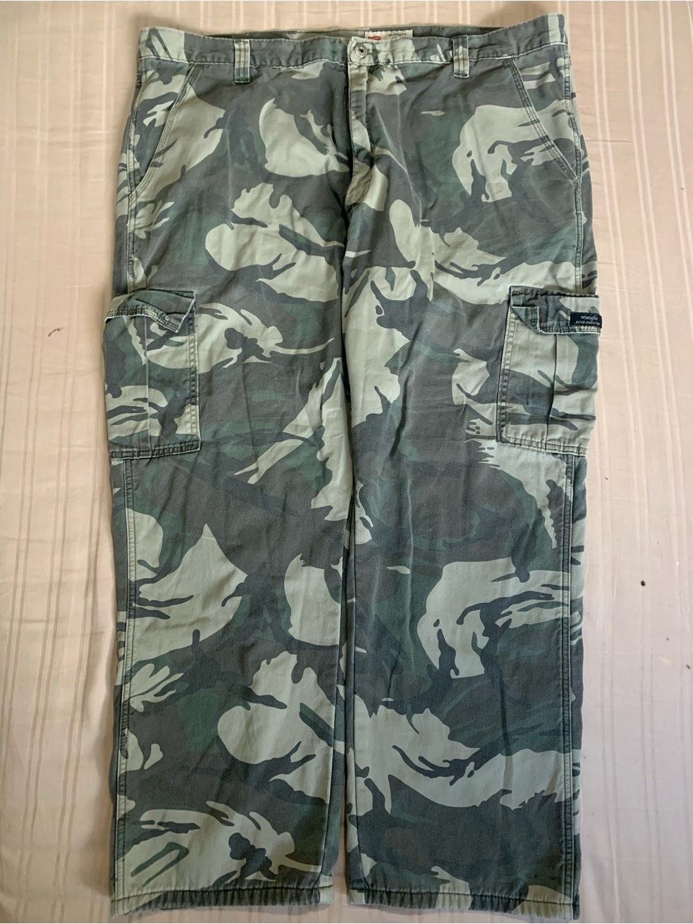 Camo Cargo supper baggy wrangler Pants